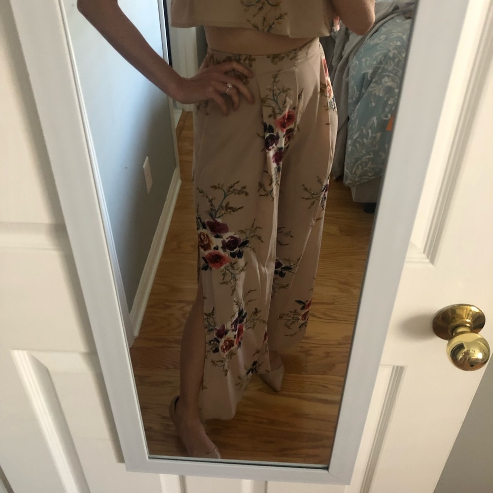 Matching set pants & crop top